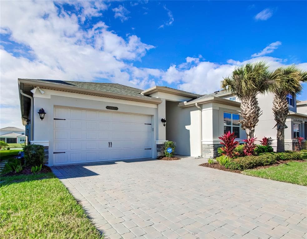 3067 HOLLOW HICKORY PLACE WESLEY CHAPEL, FL 33543