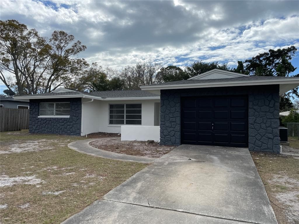 2049 W RIDGE DR CLEARWATER, FL 33763