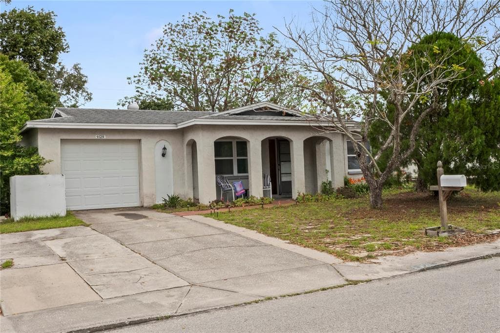 9129 RICHWOOD LANE PORT RICHEY, FL 34668