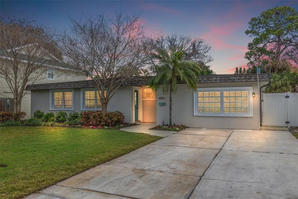 4211 CARSON STREET NE ST PETERSBURG, FL 33703