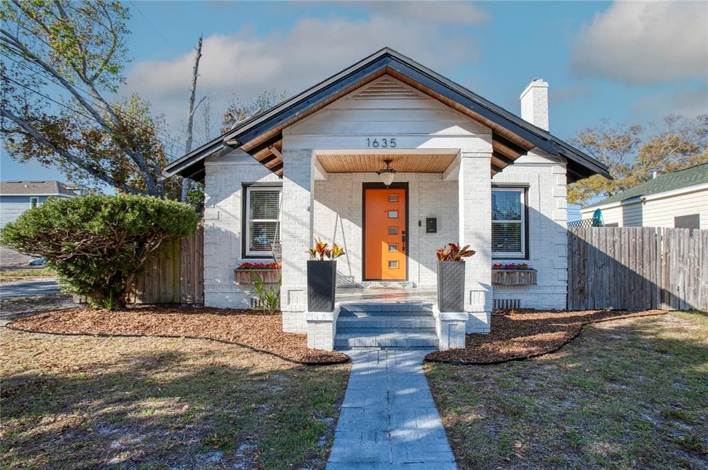1635 32ND AVENUE N ST PETERSBURG, FL 33713