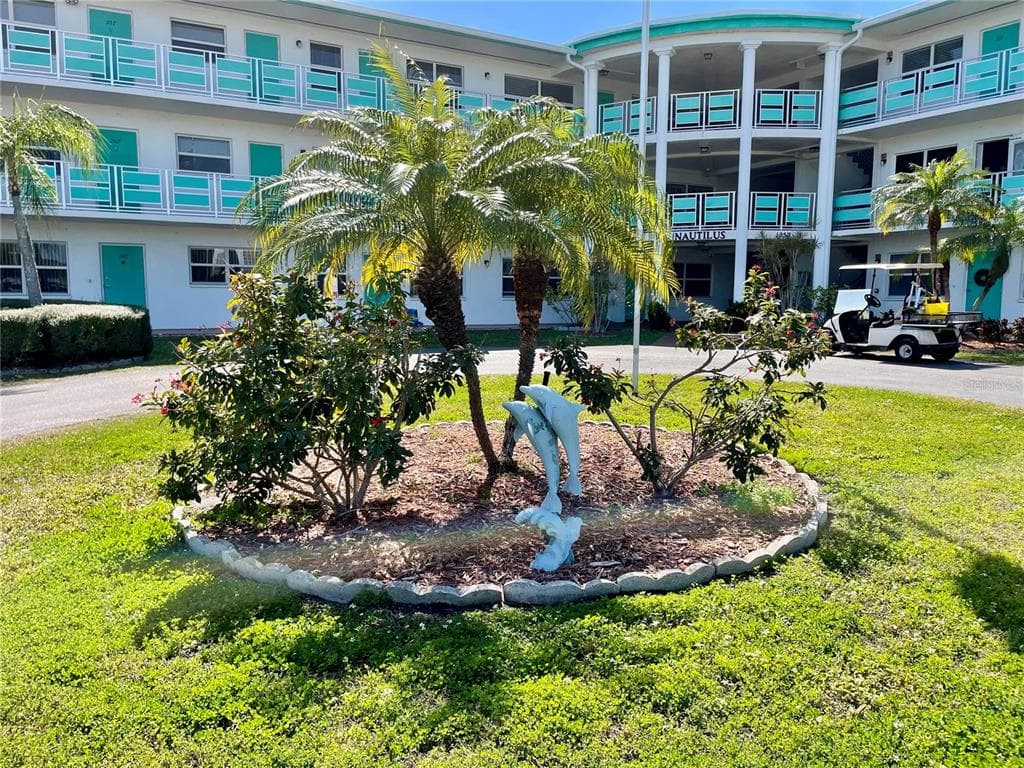 1950 59TH AVENUE N UNIT 205 ST PETERSBURG, FL 33714