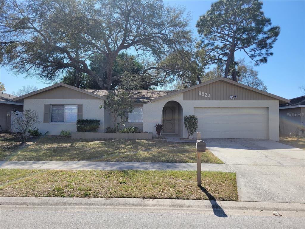 6924 68TH AVENUE N PINELLAS PARK, FL 33781