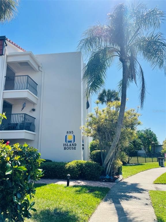 895 S GULFVIEW BOULEVARD UNIT 309 CLEARWATER, FL 33767