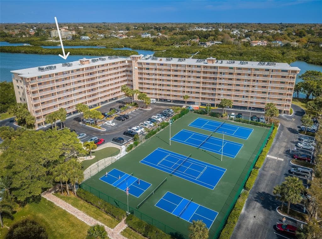19451 GULF BOULEVARD UNIT 809 INDIAN SHORES, FL 33785