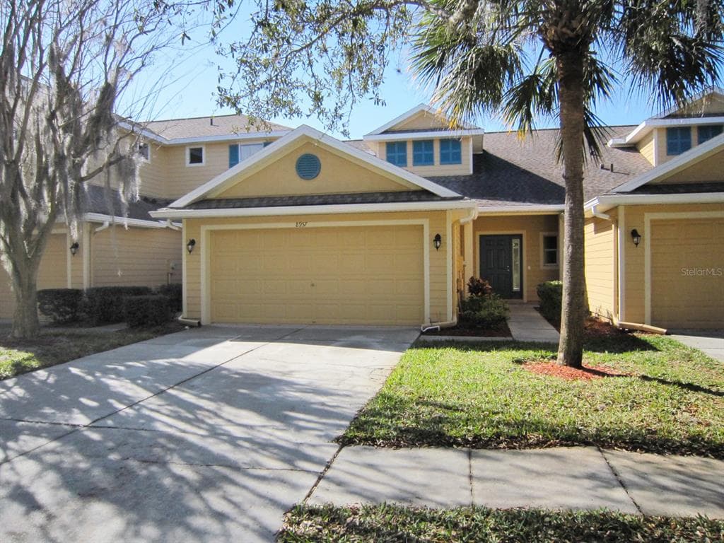 8957 IRON OAK AVENUE TAMPA, FL 33647
