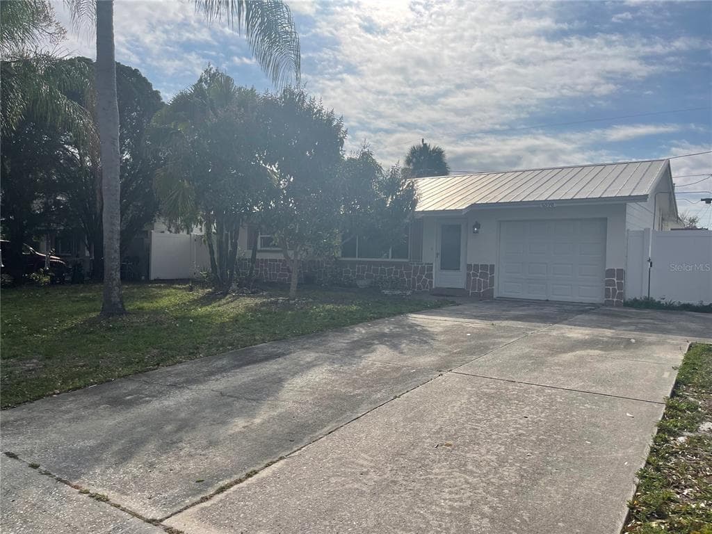 6598 26TH STREET N ST PETERSBURG, FL 33702