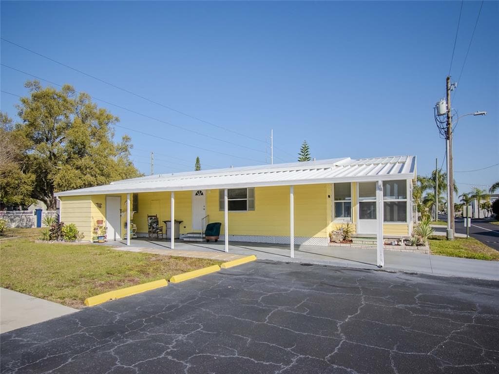 6816 AMERICANA DRIVE NE UNIT 124 ST PETERSBURG, FL 33702