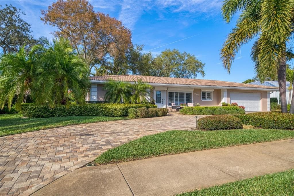 802 OSCEOLA ROAD BELLEAIR, FL 33756