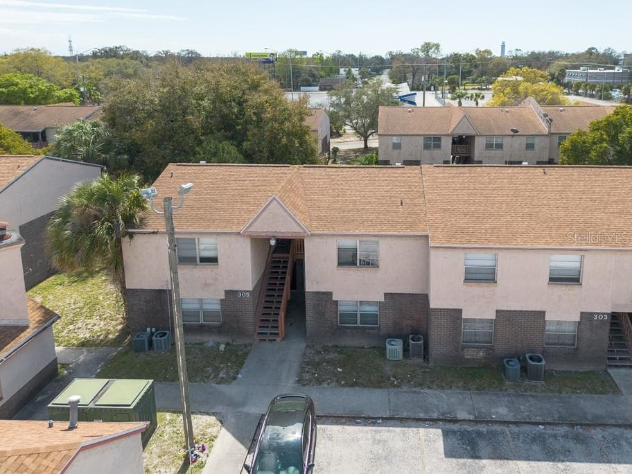 305 E WELLINGTON COURT UNIT 62 TAMPA, FL 33604
