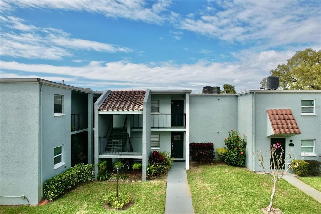 2868 SOMERSET PARK DRIVE UNIT 101 TAMPA, FL 33613