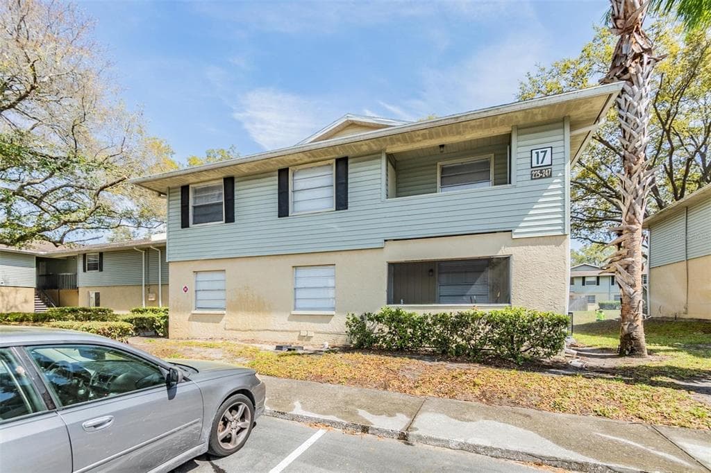 239 THORN TREE PLACE UNIT 239 BRANDON, FL 33510