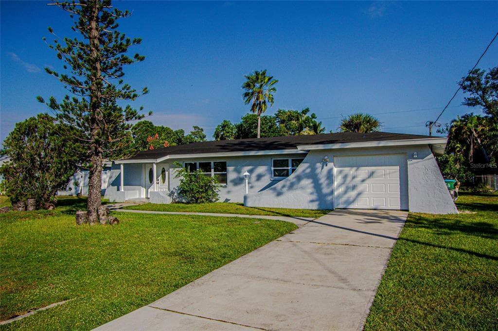 1715 VISCAYA PARKWAY CAPE CORAL, FL 33990