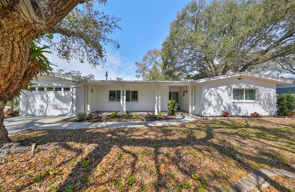 3315 W BEAUMONT STREET TAMPA, FL 33611