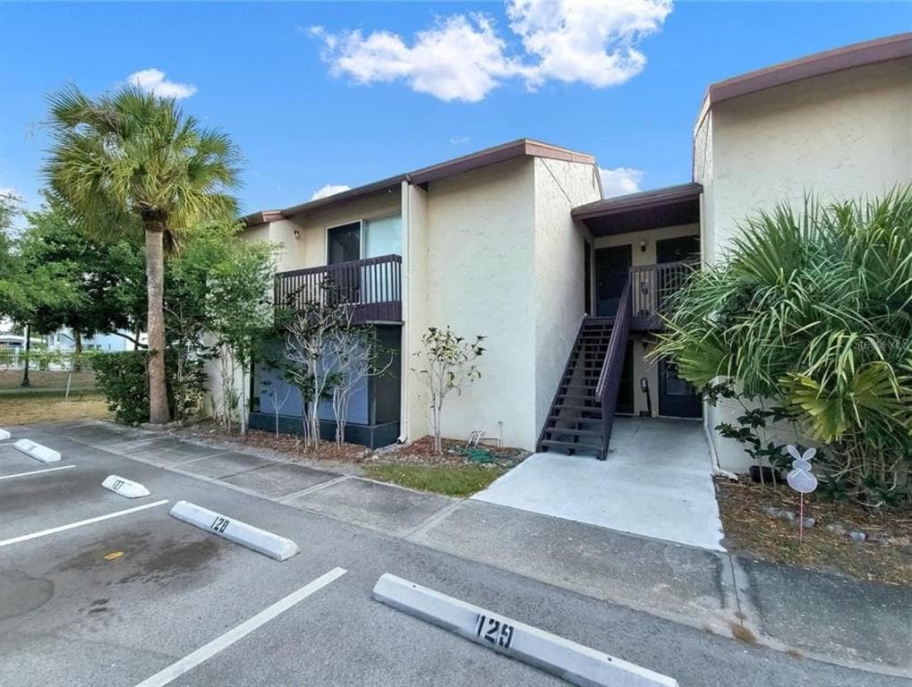 2701 HIDDEN LAKE DRIVE N UNIT F SARASOTA, FL 34237