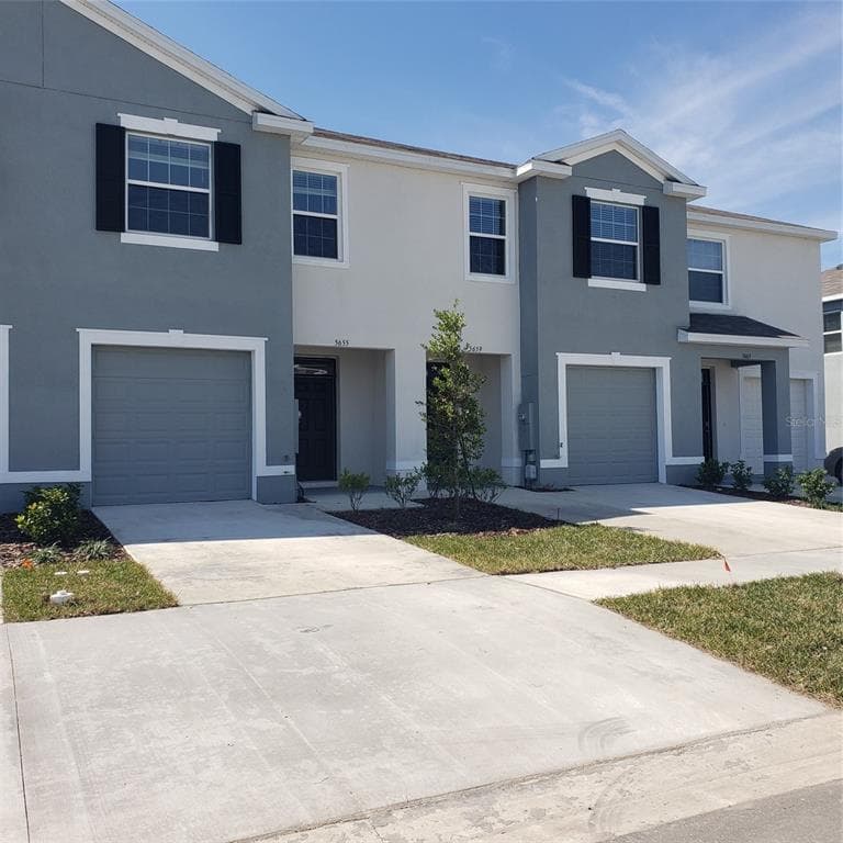 5655 ENGLISH OAK LANE WESLEY CHAPEL, FL 33545