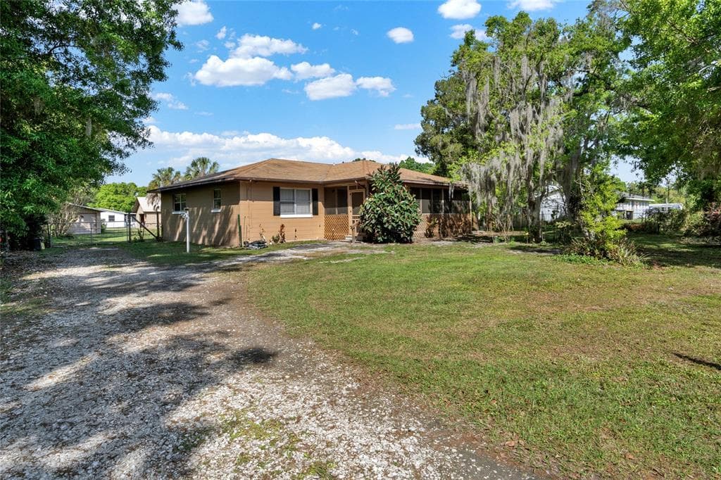 5903 WOODHAVEN DRIVE