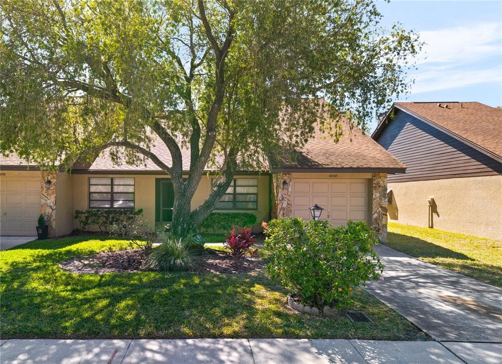 9838 LAKE SEMINOLE DRIVE W LARGO, FL 33773