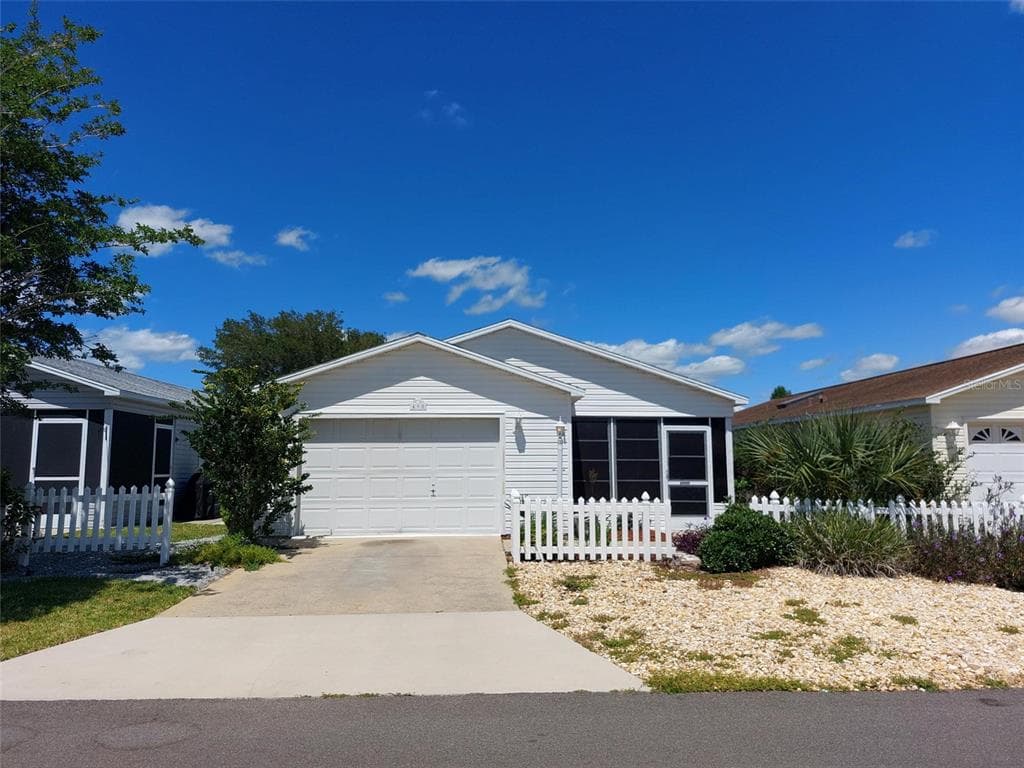 490 HILDALGO DRIVE THE VILLAGES, FL 32159