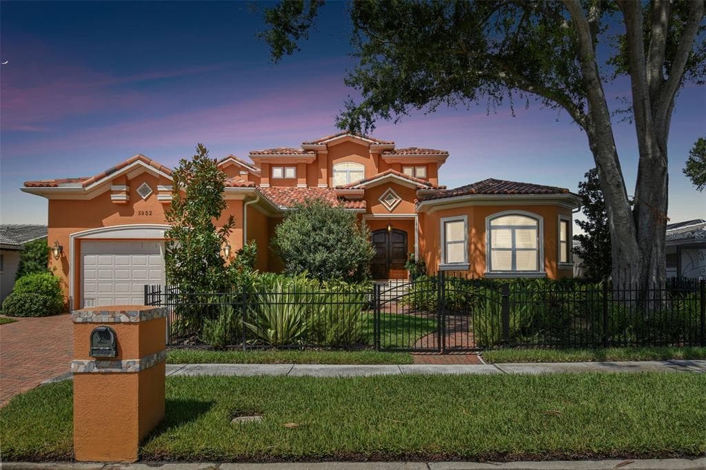 3952 VERSAILLES DRIVE