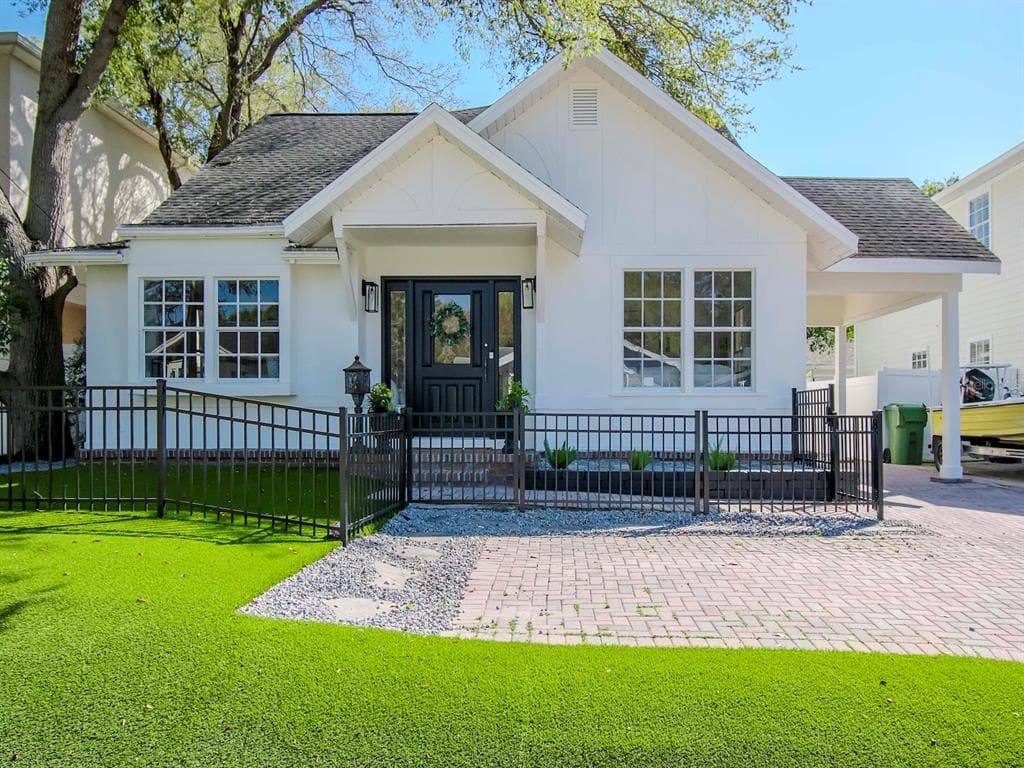 3208 W BARCELONA STREET TAMPA, FL 33629