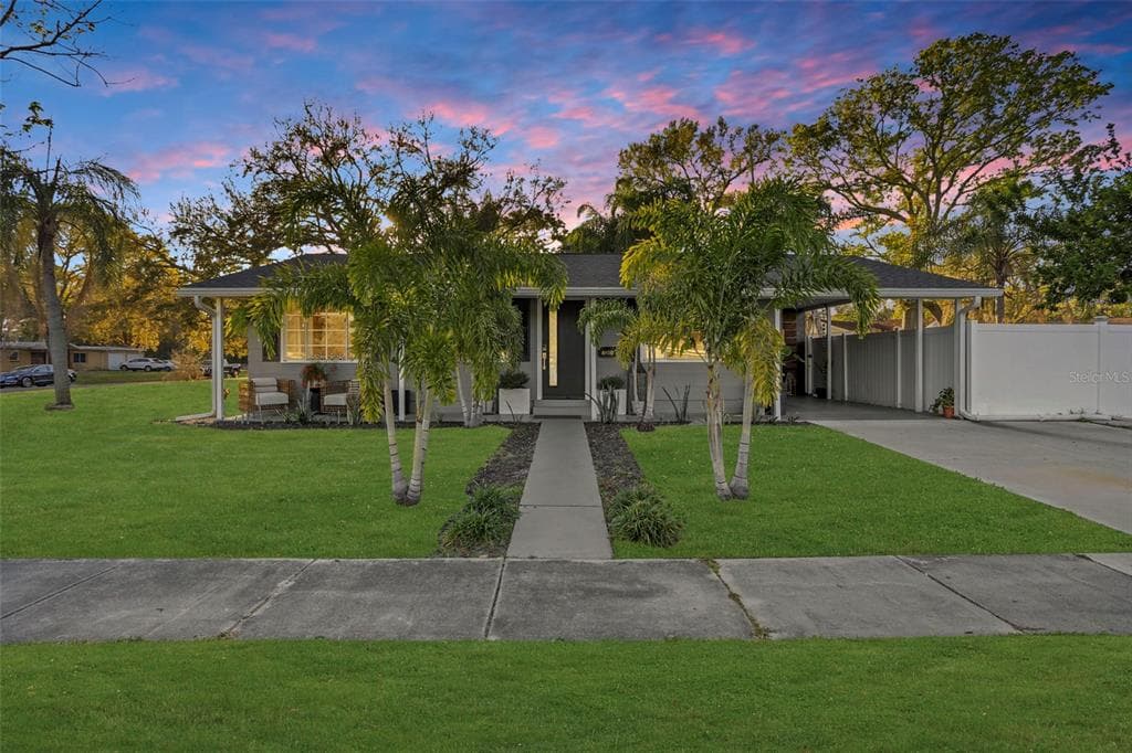 8100 OVERLOOK PLACE NE ST PETERSBURG, FL 33702