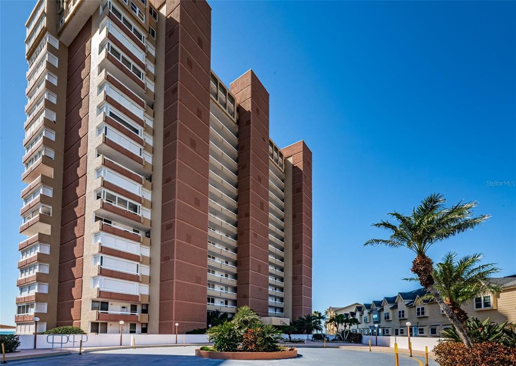 17940 GULF BOULEVARD UNIT 17C REDINGTON SHORES, FL 33708
