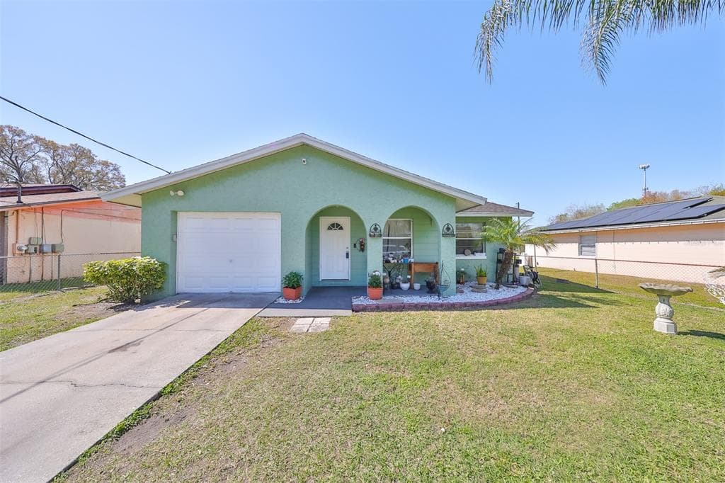 705 DOUGLAS STREET PLANT CITY, FL 33563