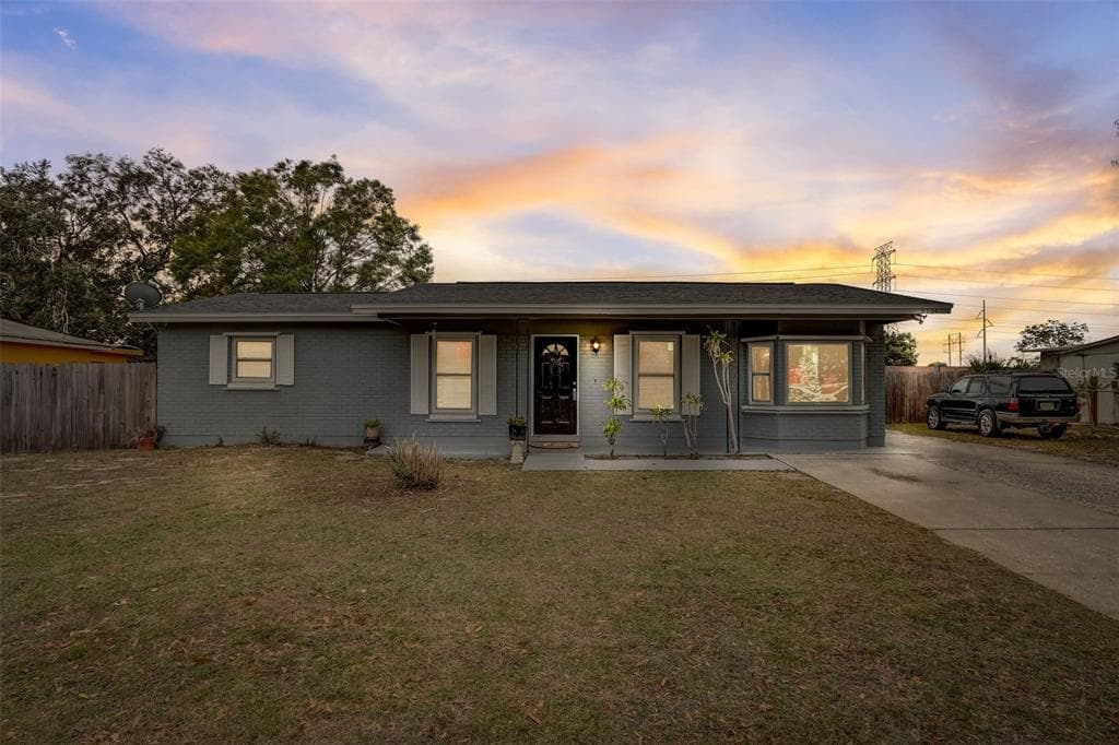8534 TIDEWATER TRAIL TAMPA, FL 33619