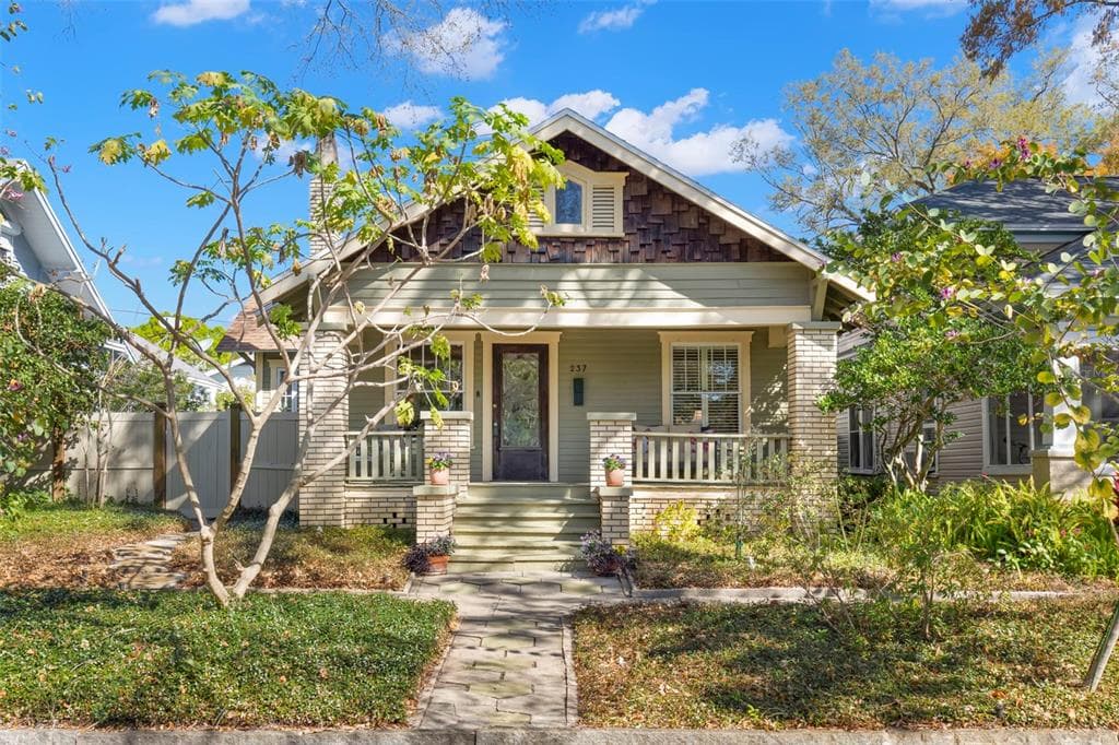 237 13TH AVENUE NE ST PETERSBURG, FL 33701
