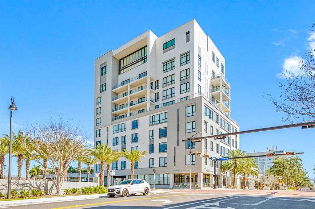 5 N OSCEOLA AVENUE UNIT 204 CLEARWATER, FL 33755