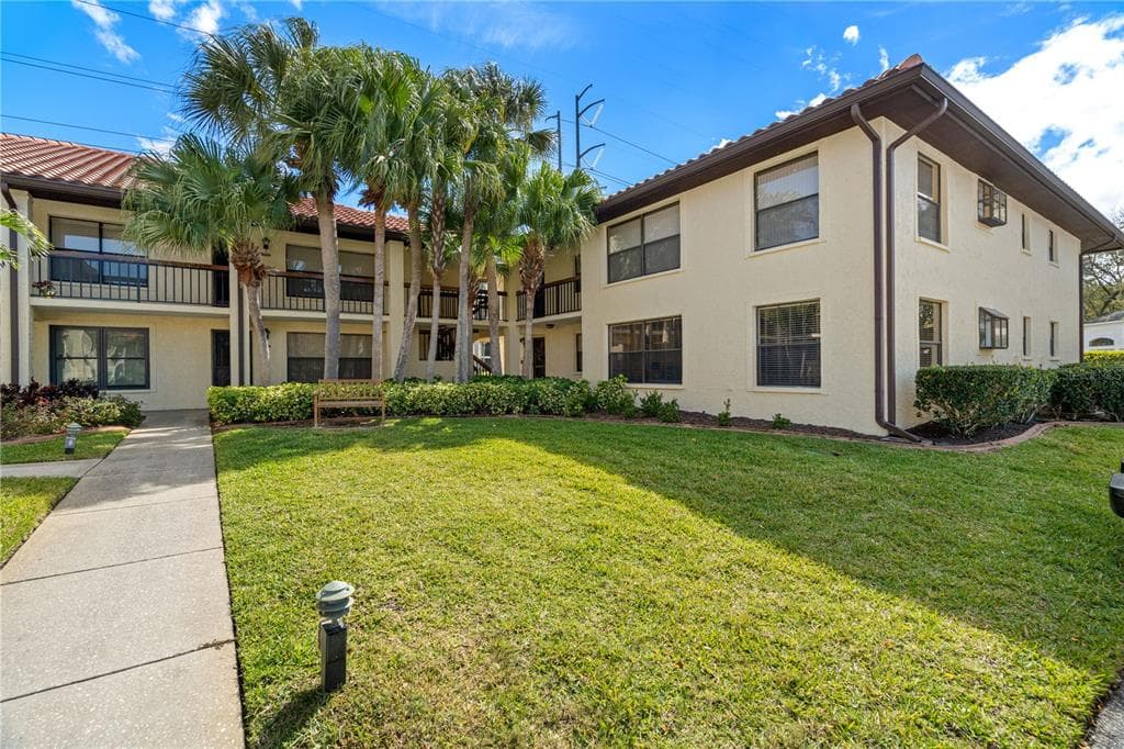 2507 HAMMOCK COURT UNIT 2507 CLEARWATER, FL 33761