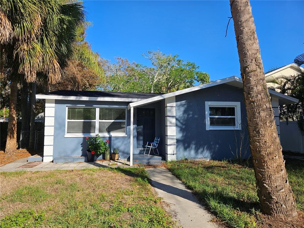 319 BATH STREET TARPON SPRINGS, FL 34689