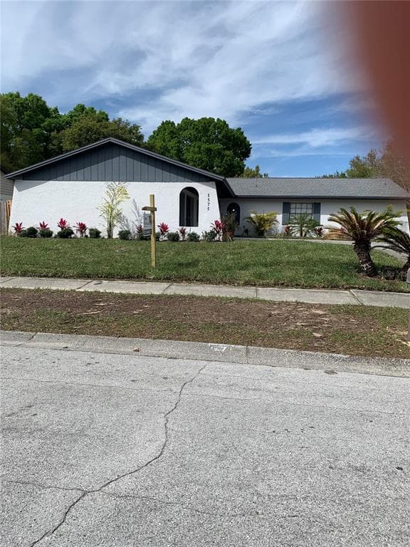 1575 TWIN PALMS LOOP