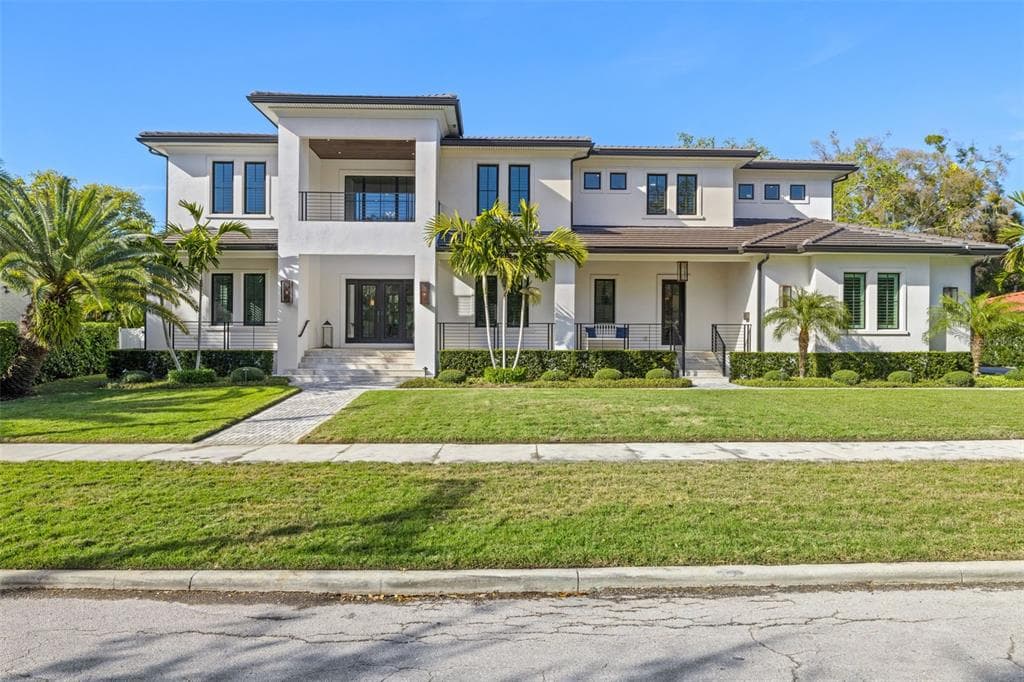 4617 W BEACH PARK DRIVE TAMPA, FL 33609