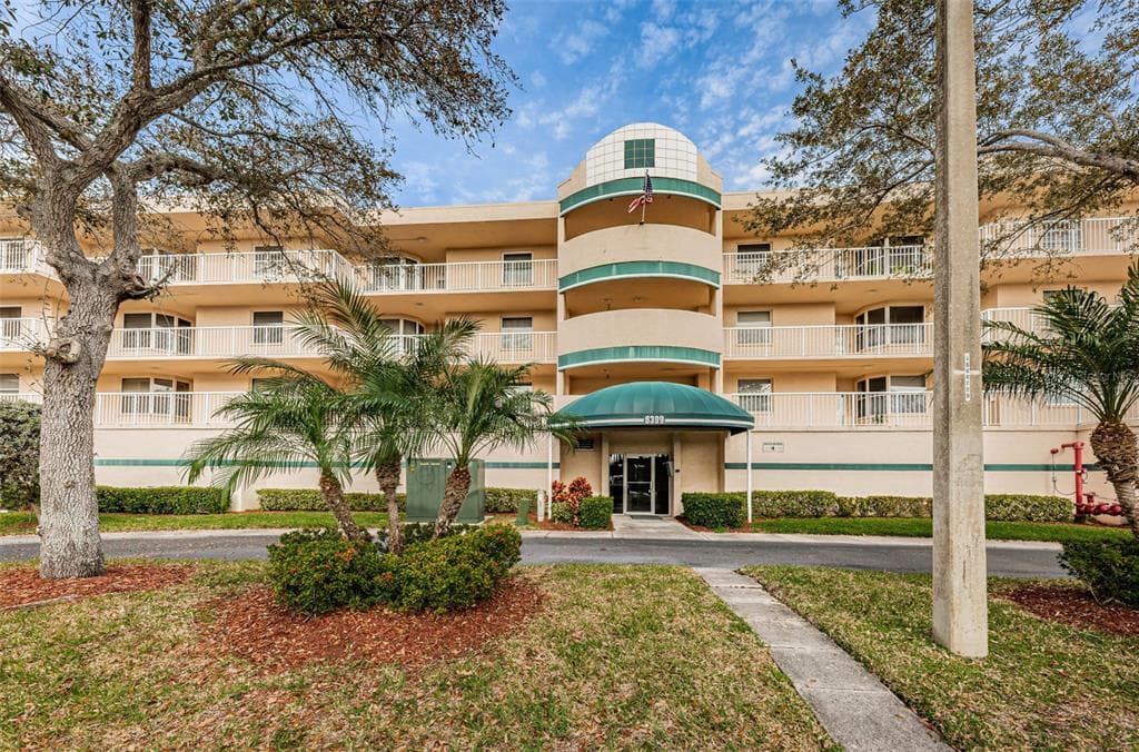 6399 SHORELINE DRIVE UNIT 4103 ST PETERSBURG, FL 33708
