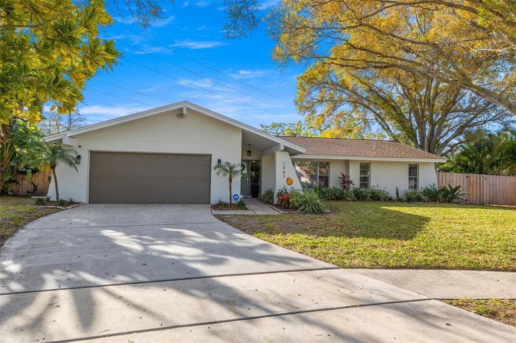 1587 MAC CHARLES COURT DUNEDIN, FL 34698