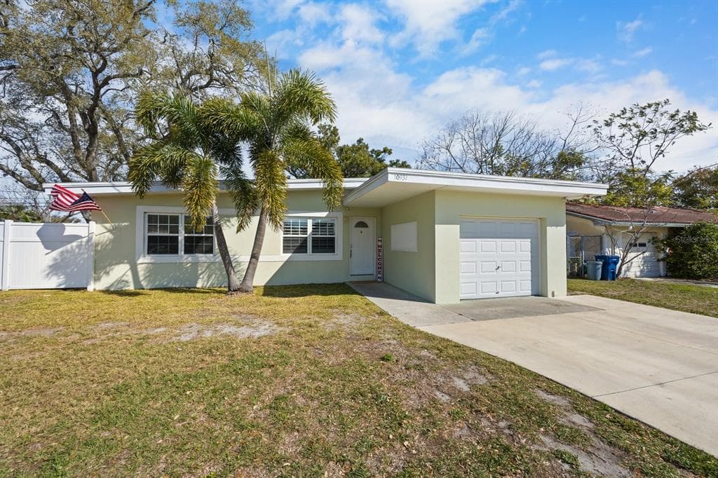 10931 101ST AVENUE SEMINOLE, FL 33772