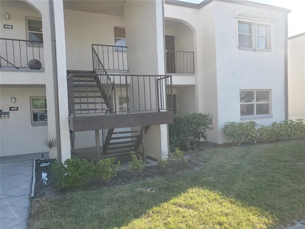 7701 STARKEY ROAD UNIT 410 SEMINOLE, FL 33777