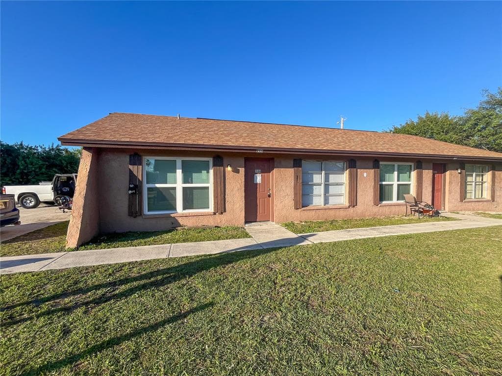 944 BUCCANEER DRIVE LAKELAND, FL 33801