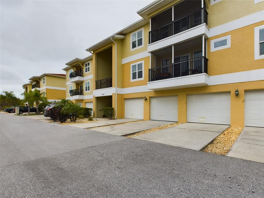 5065 ROYAL PALMS WAY UNIT 202 NEW PORT RICHEY, FL 34652