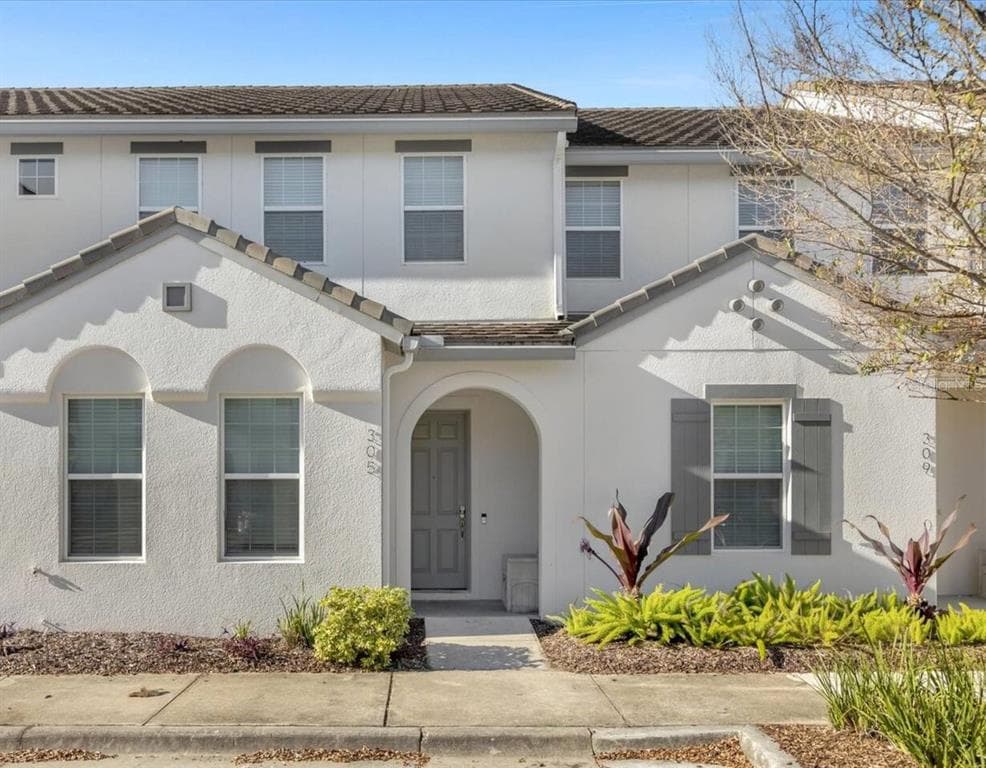 305 CAPTIVA DRIVE DAVENPORT, FL 33896