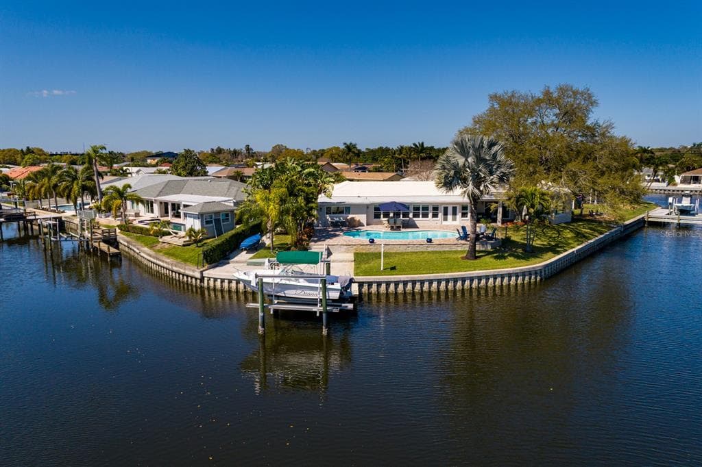 196 97TH AVENUE NE ST PETERSBURG, FL 33702