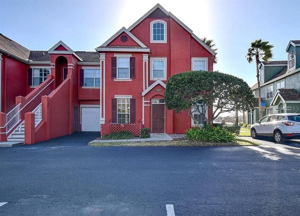 9044 LAKE CHASE ISLAND WAY UNIT 9044 TAMPA, FL 33626