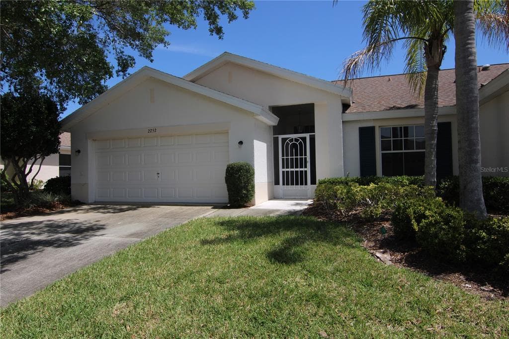2252 BROOKFIELD GREENS CIRCLE UNIT 70 SUN CITY CENTER, FL 33573