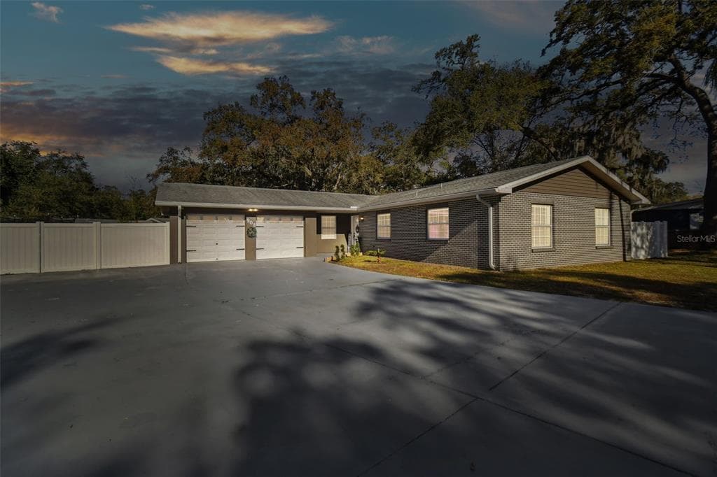 908 EDGEDALE CIRCLE BRANDON, FL 33510