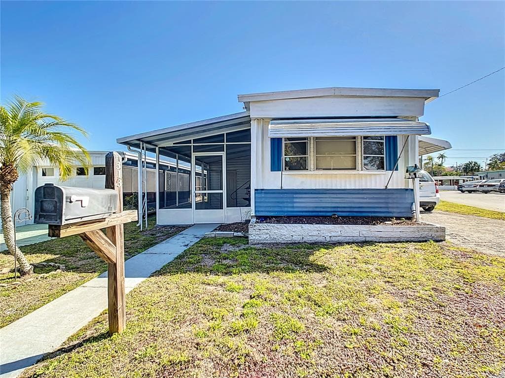 4061 58TH AVENUE N UNIT 313 ST PETERSBURG, FL 33714
