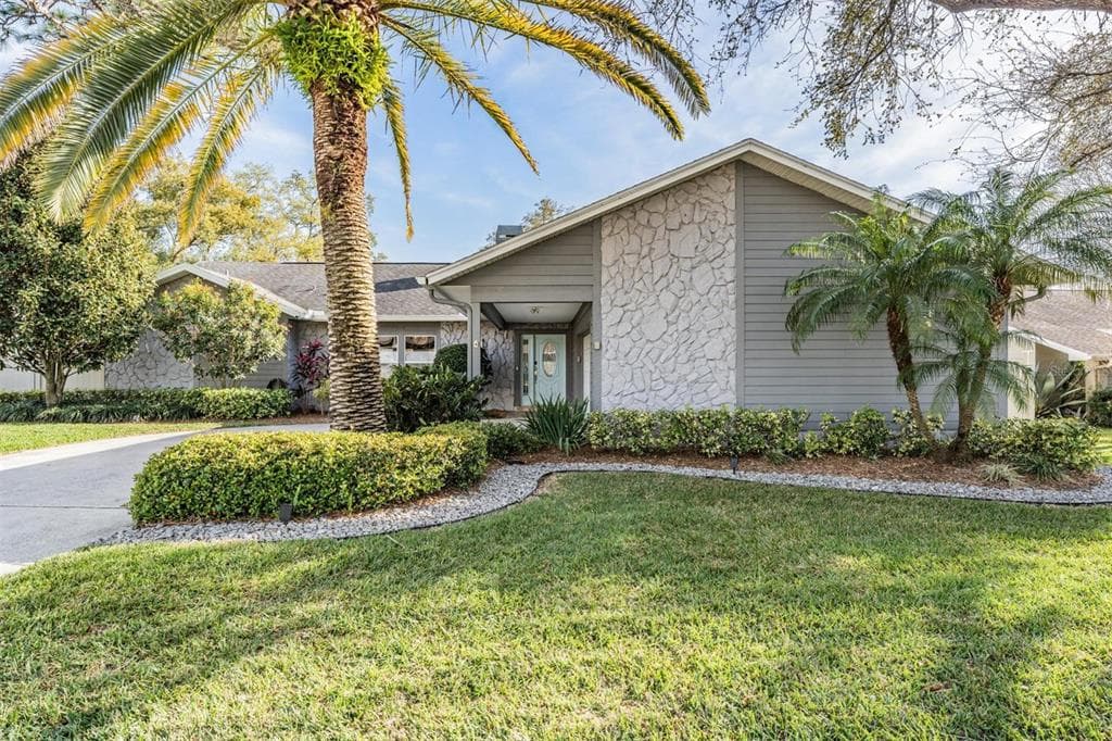 620 FAYETTE DRIVE N SAFETY HARBOR, FL 34695