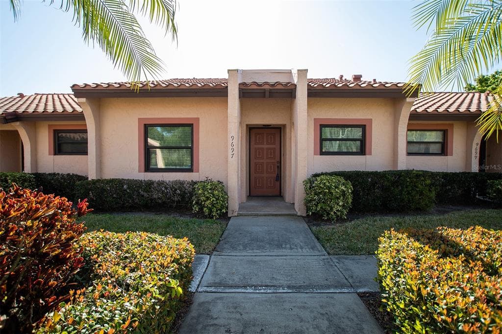 9697 86TH AVENUE UNIT 9697 SEMINOLE, FL 33777