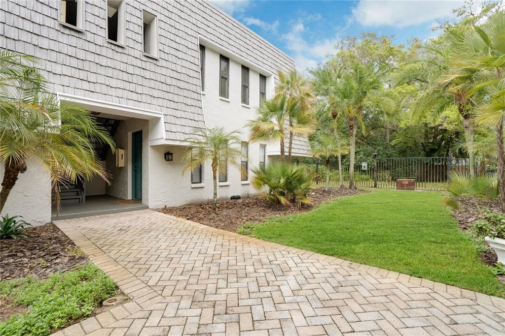 708 LYNDHURST STREET UNIT 124 DUNEDIN, FL 34698